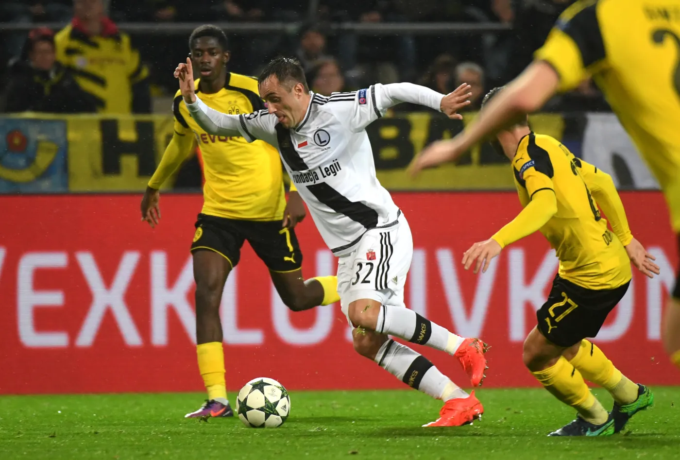 9637919-borussia-legia.jpg