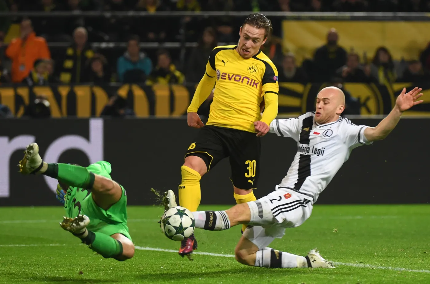 9638015-borussia-legia.jpg