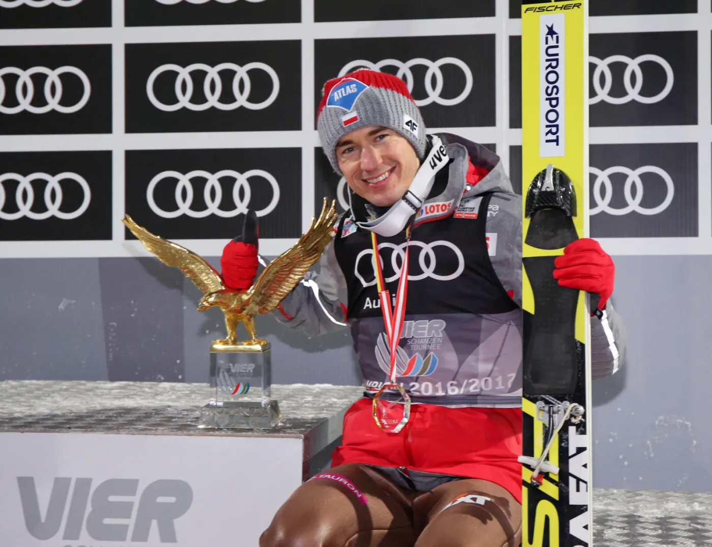 9765433-kamil-stoch.jpg