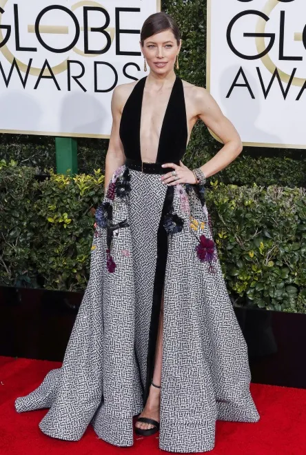 9771274-jessica-biel.jpg