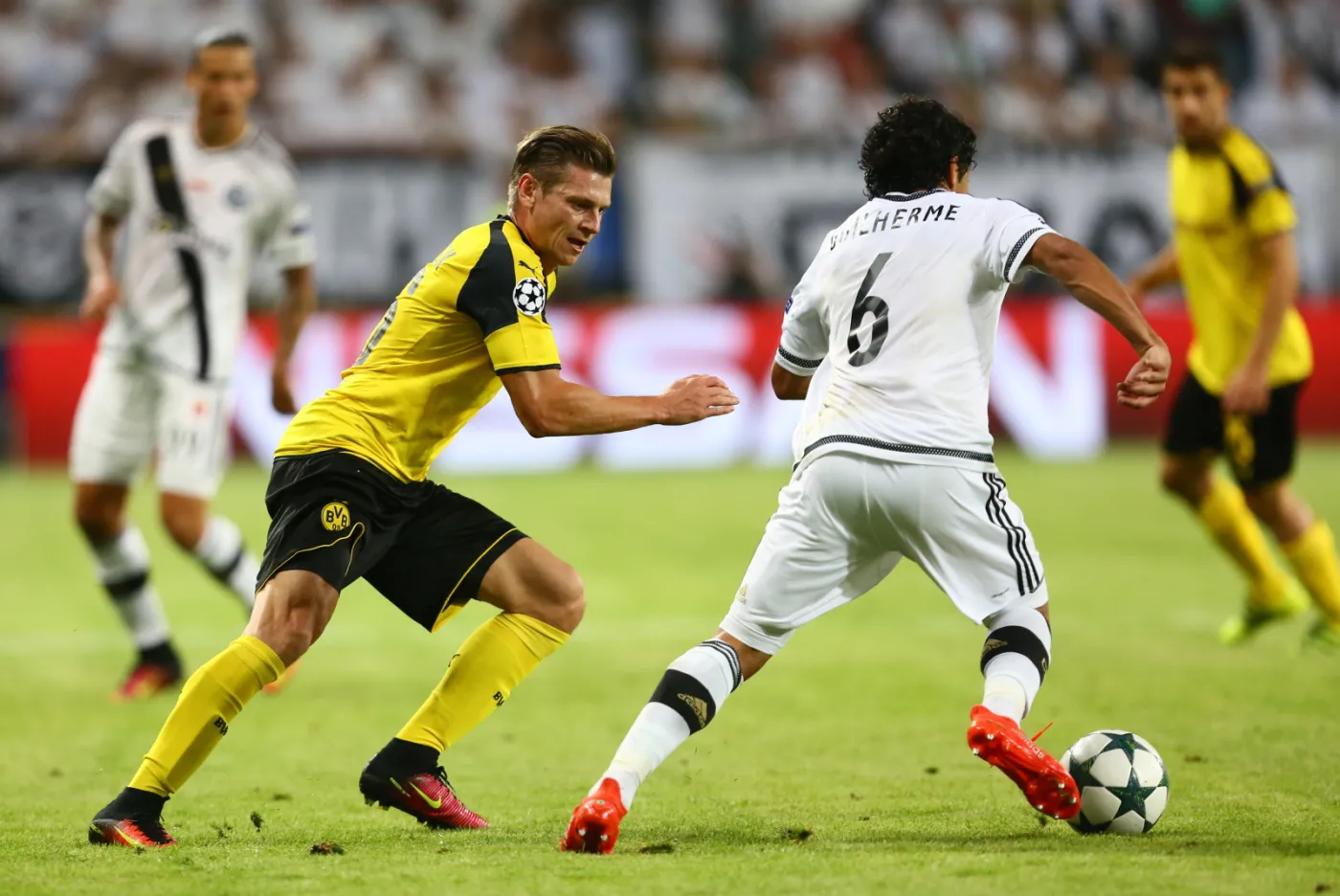 9446347-legia-borussia.jpg