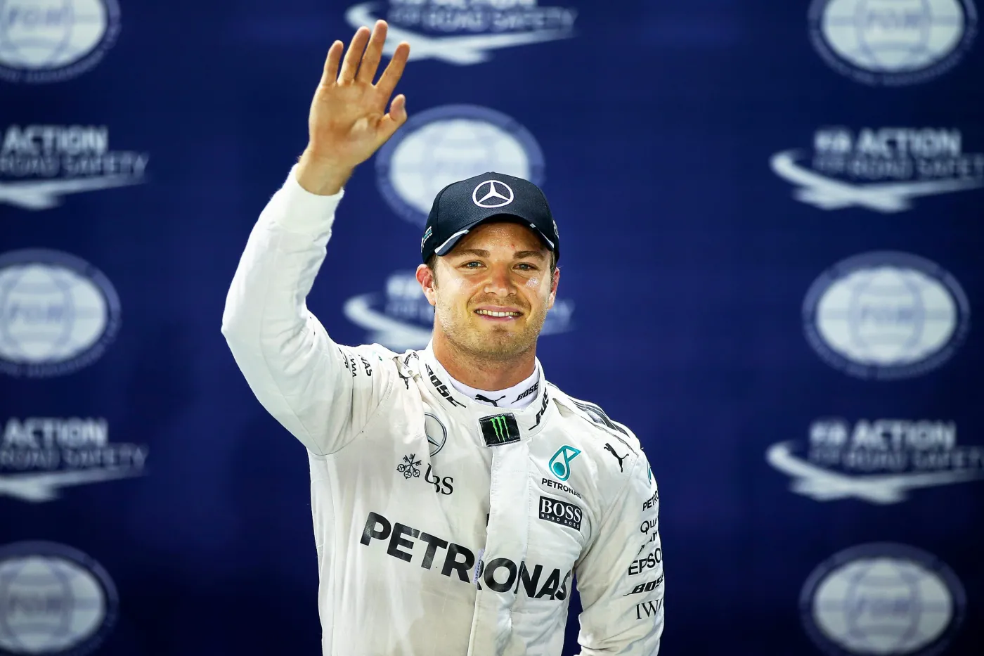Formuła 1: Rosberg wygrał kwalifikacje, pech Vettela