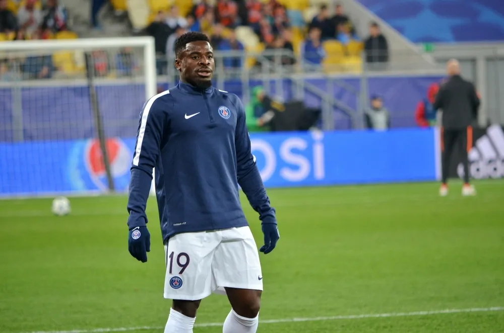 Liga francuska: Kolega Krychowiaka trafi do więzienia. Aurier skazany za atak na policjanta