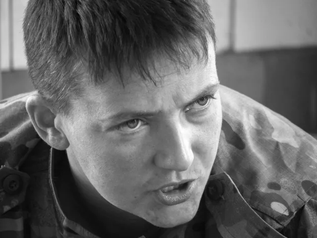 Jest film z porwania Nadii Sawczenko. Padają strzały, trwa walka. "Nie jestem snajperem" [WIDEO]