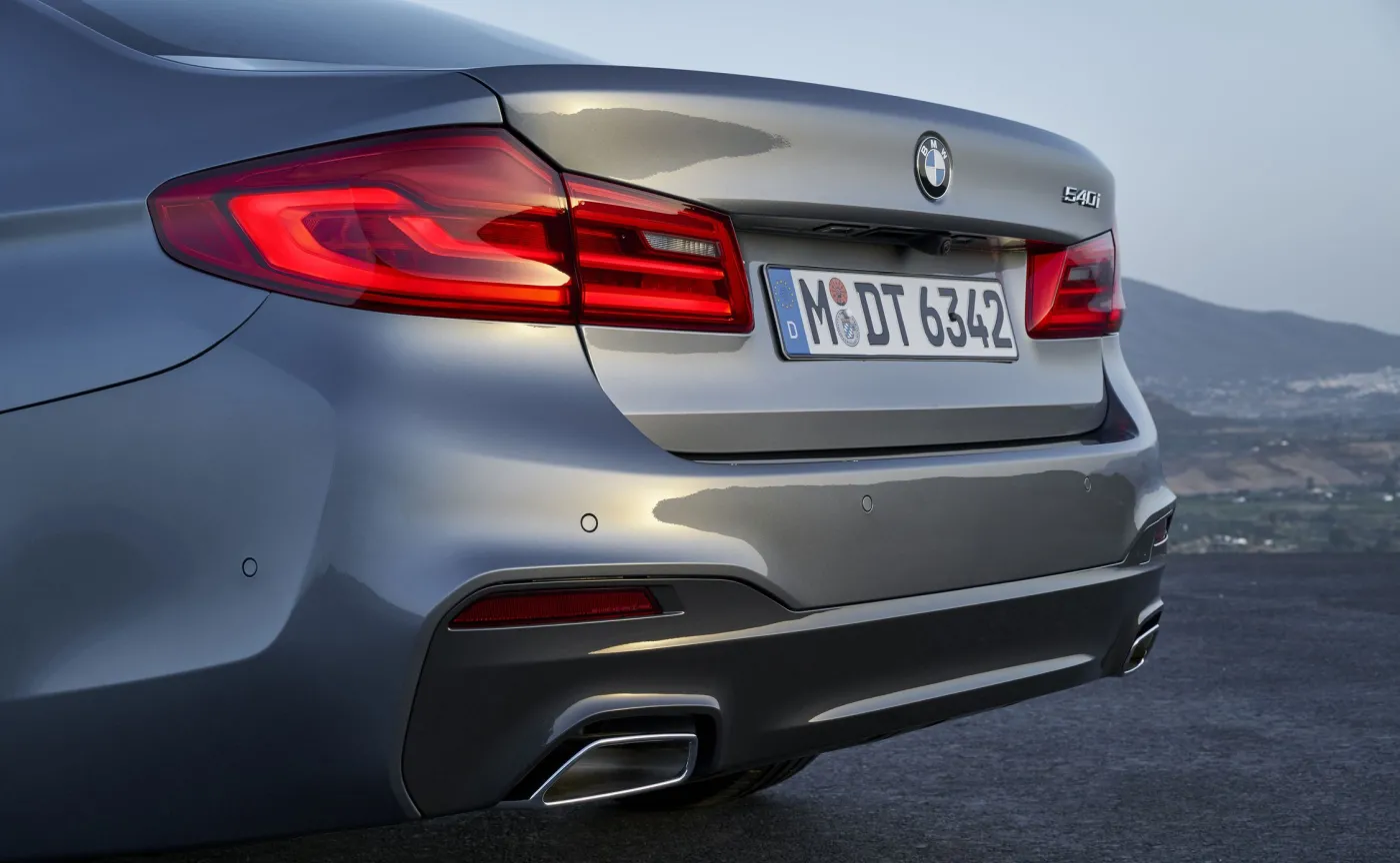 9532386-bmw-serii-5.jpg