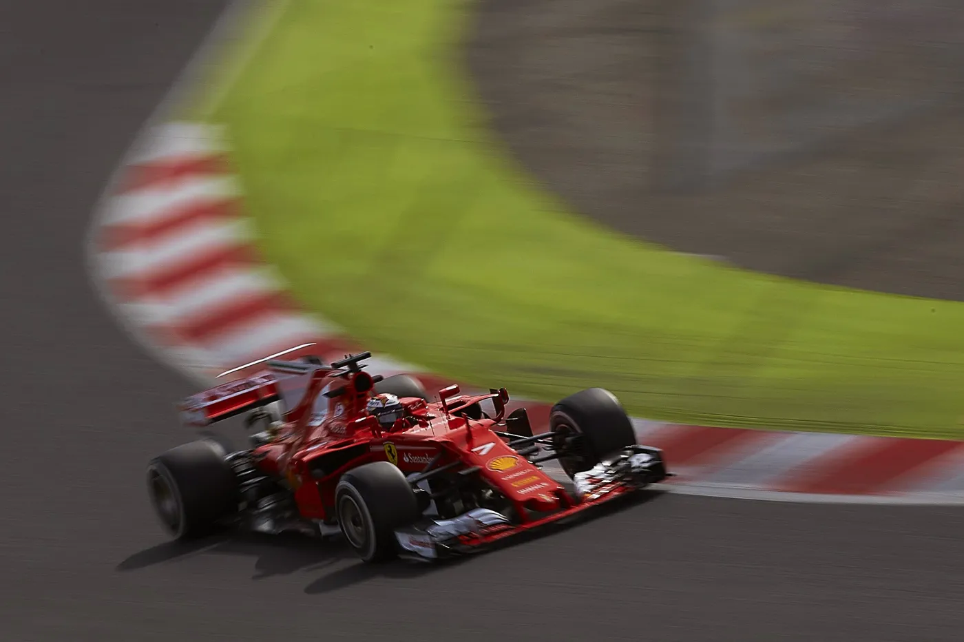 Formuła 1: Raikkonen najszybszy ostatniego dnia testów w Barcelonie