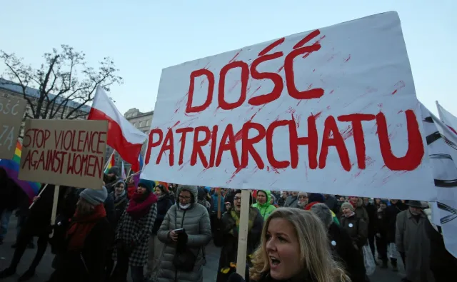 Dzień Kobiet - część kobiet strajkuje, część nie chce upolityczniać swojego święta