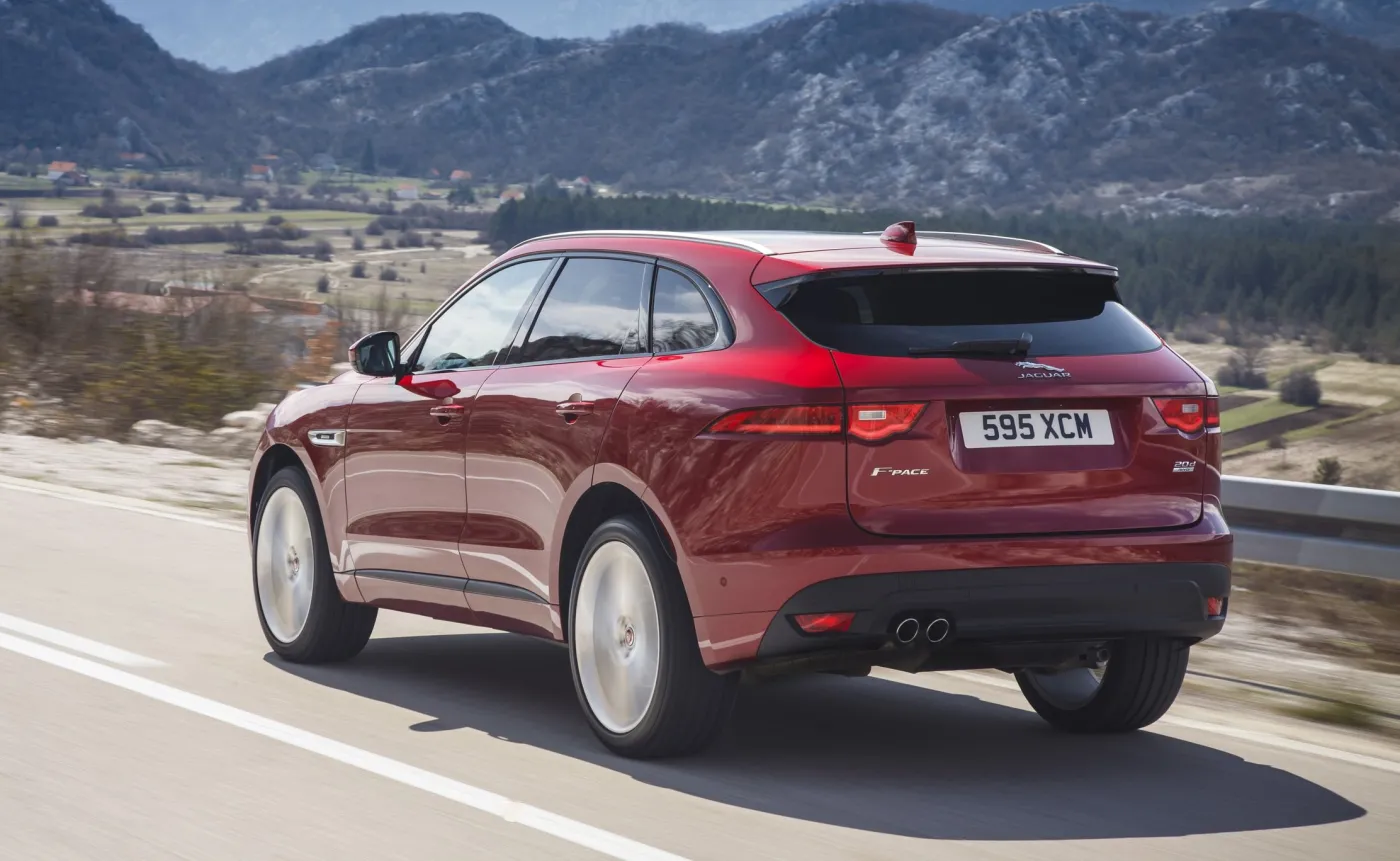 10063747-jaguar-f-pace.jpg