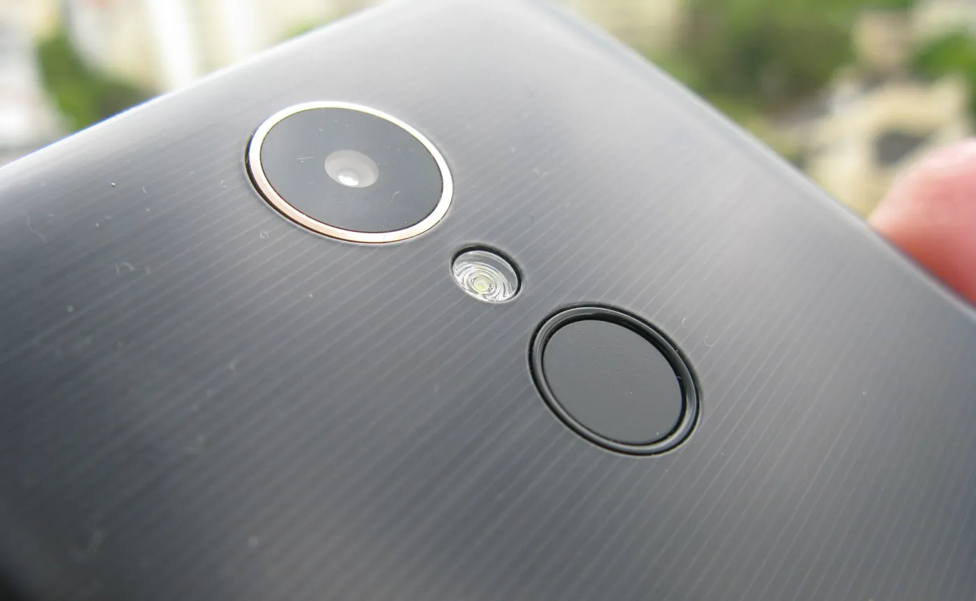 LG K10 2017