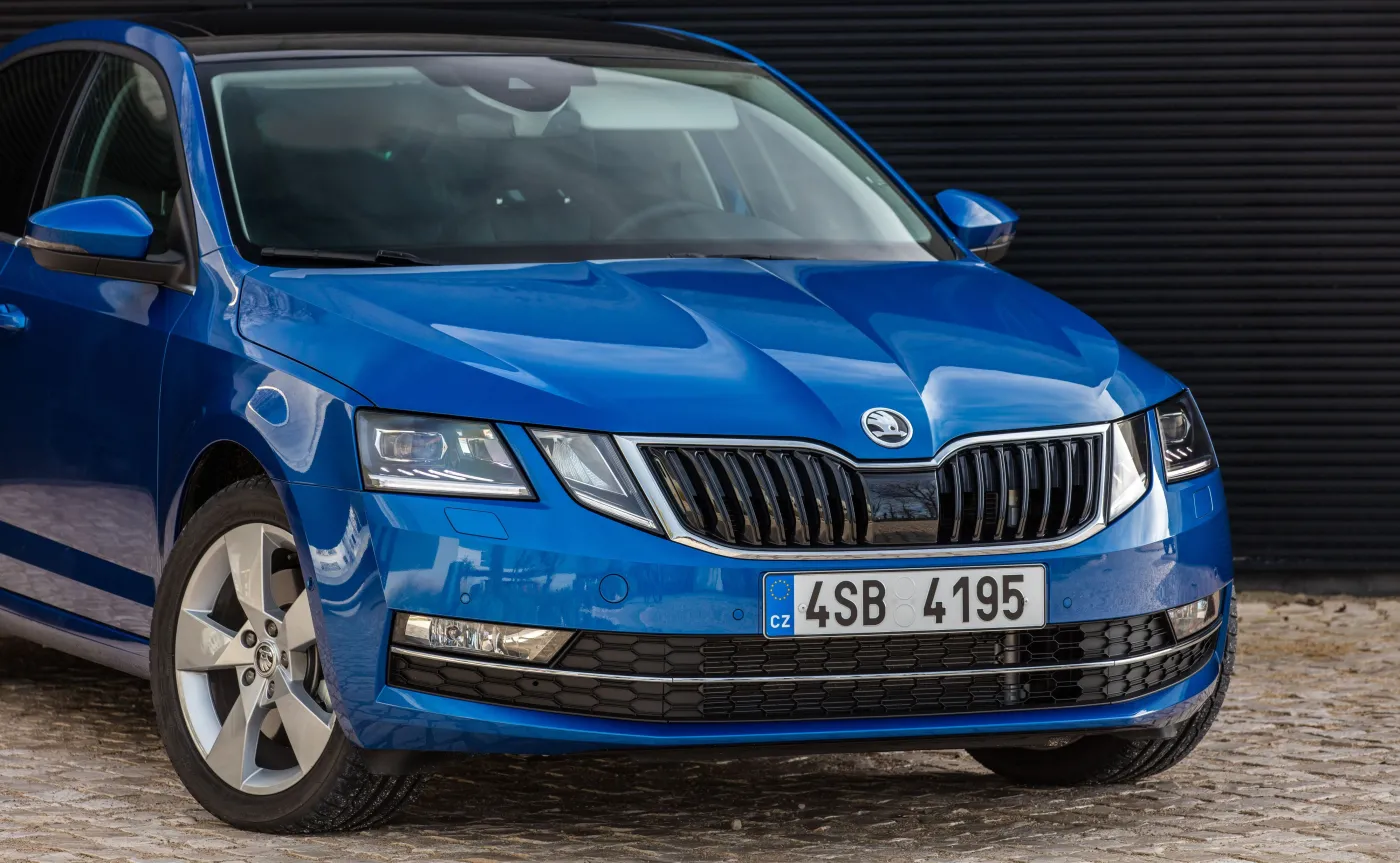 Skoda Octavia 2.0 TDI 4x4 DSG. Światła w technice LED są trwalsze od lamp wyładowczych i lepiej oświetlają drogą