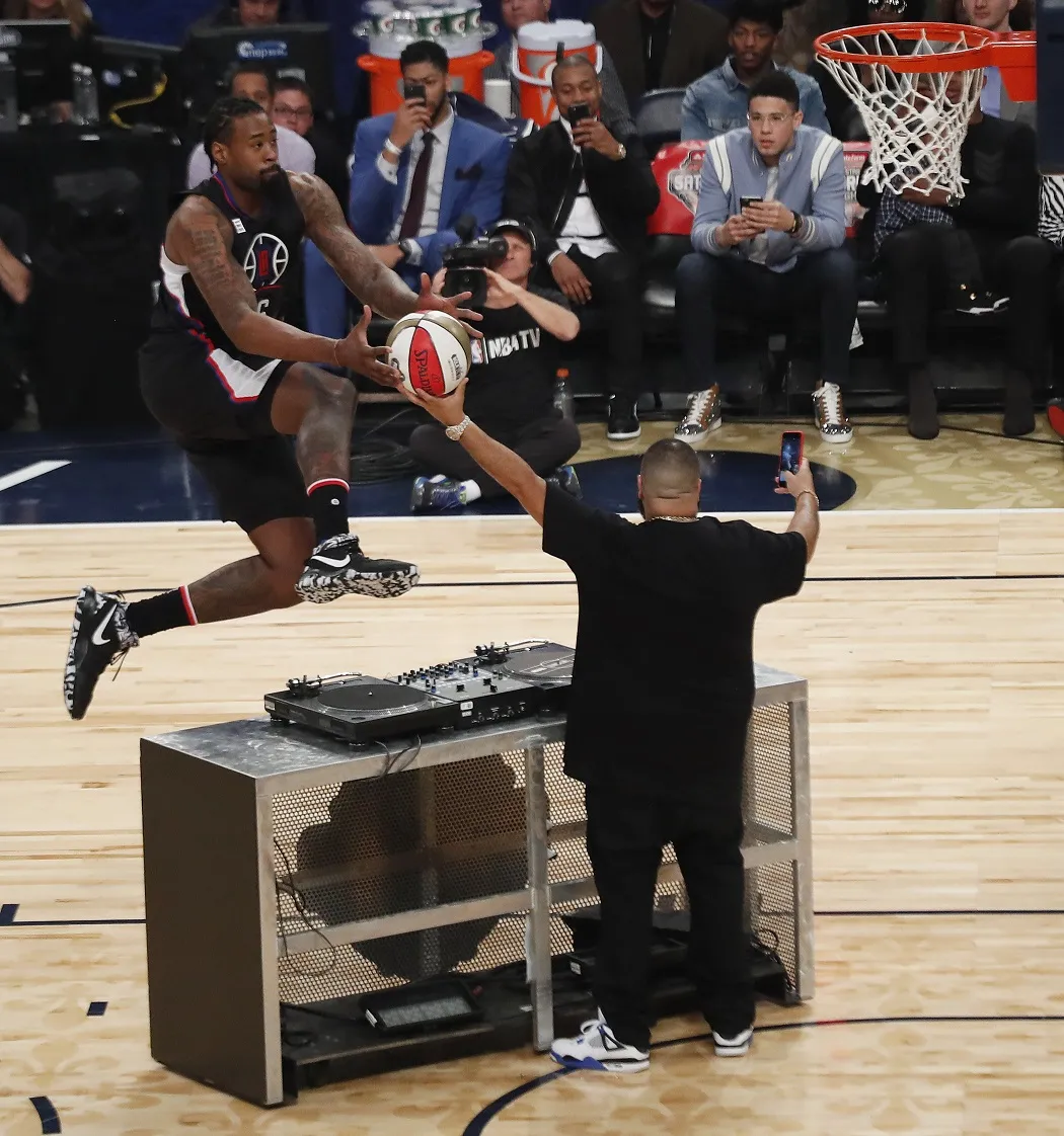 9895127-deandre-jordan.jpg