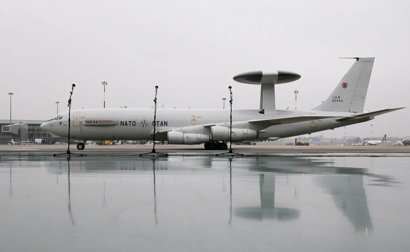 9899885-samolot-awacs.jpg