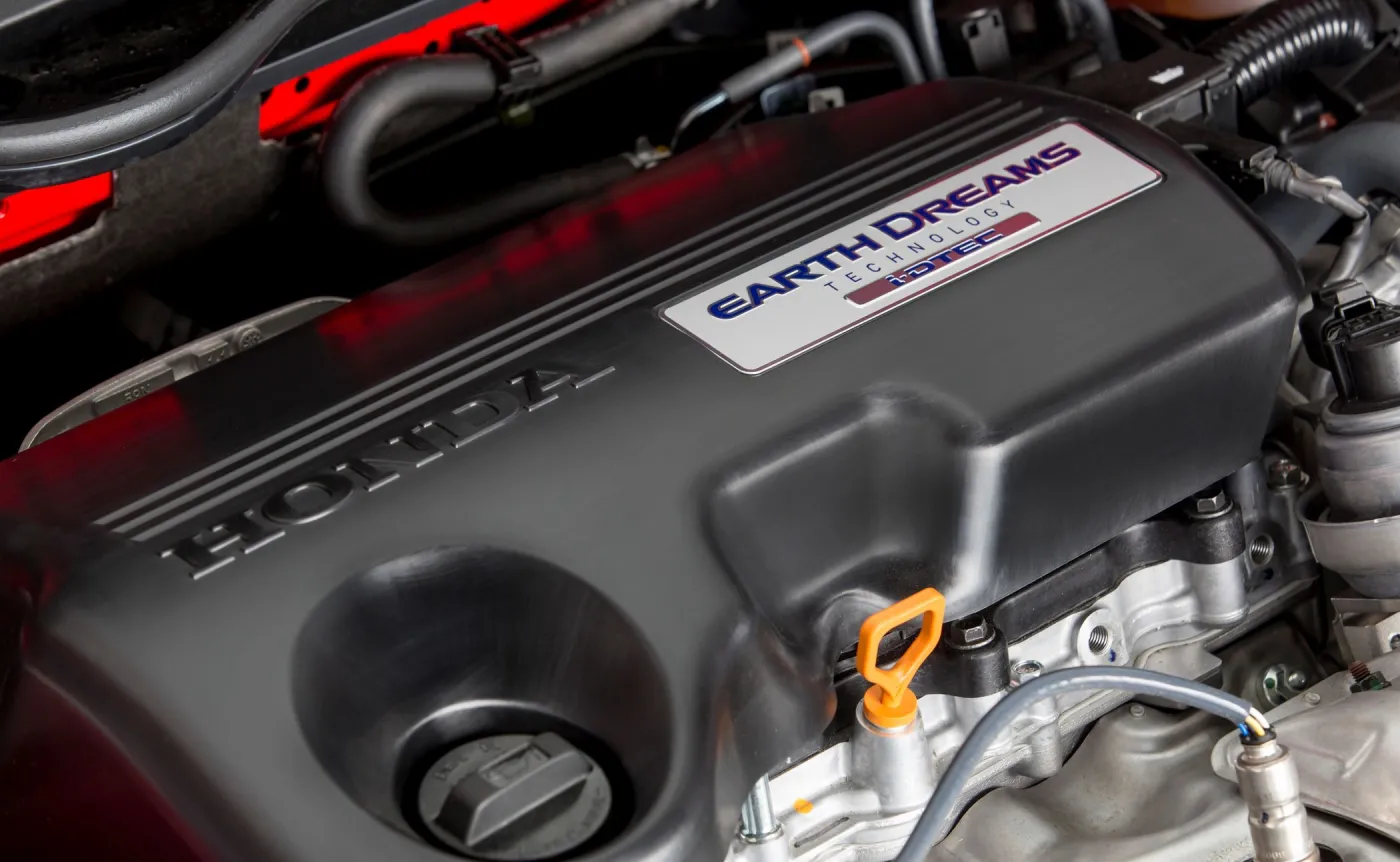 Usprawnienia zastosowane w silniku 1.6 i-DTEC objęły obniżenie tarcia przy ruchu tłoków w cylindrach, co uzyskano dzięki wykonaniu tłoków z bardzo wytrzymałej stali chromowo molibdenowej, a także honowaniu gładzi cylindrowych "super plateau", co umożliwia bardziej płynny ruch tłoków 