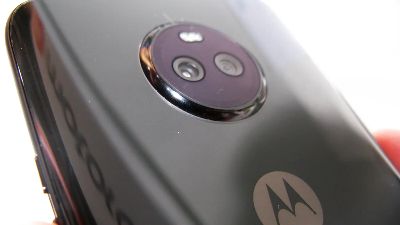 Motorola X4