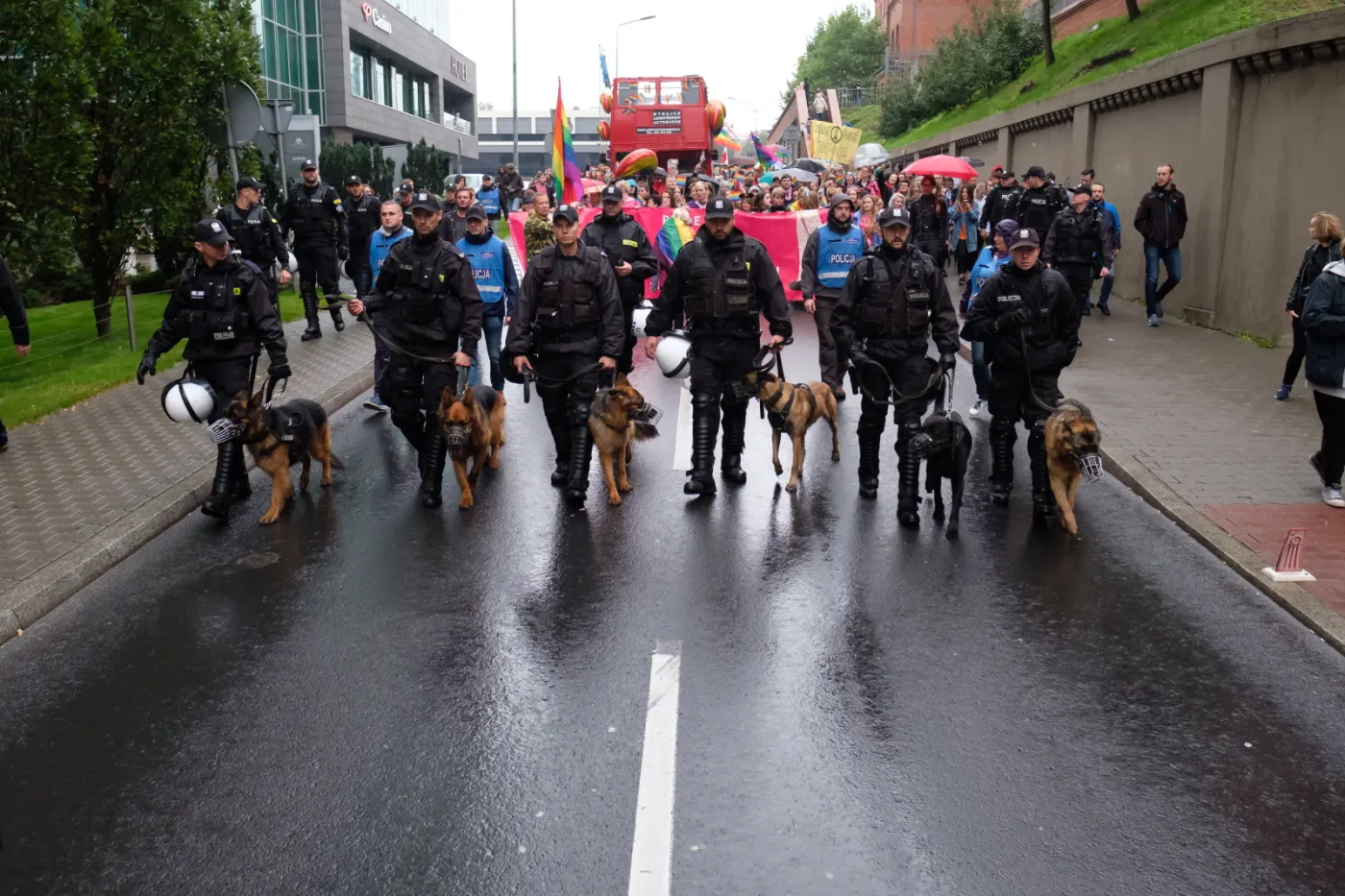 10454524-policjanci.jpg