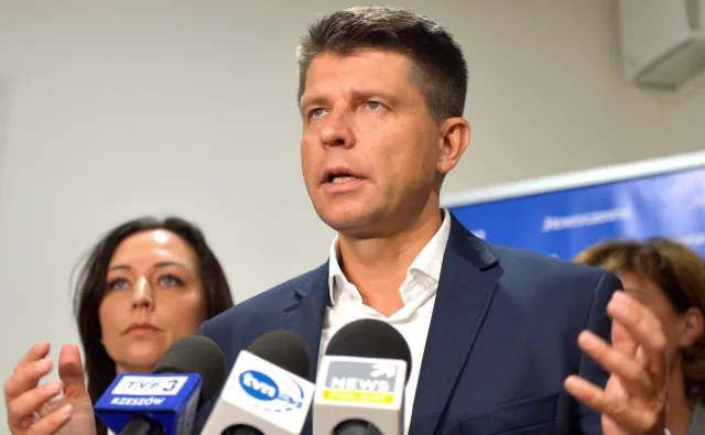 Nowoczesna odrzuca plan prezydenta. Petru: Jesteśmy przeciw zmianom w konstytucji