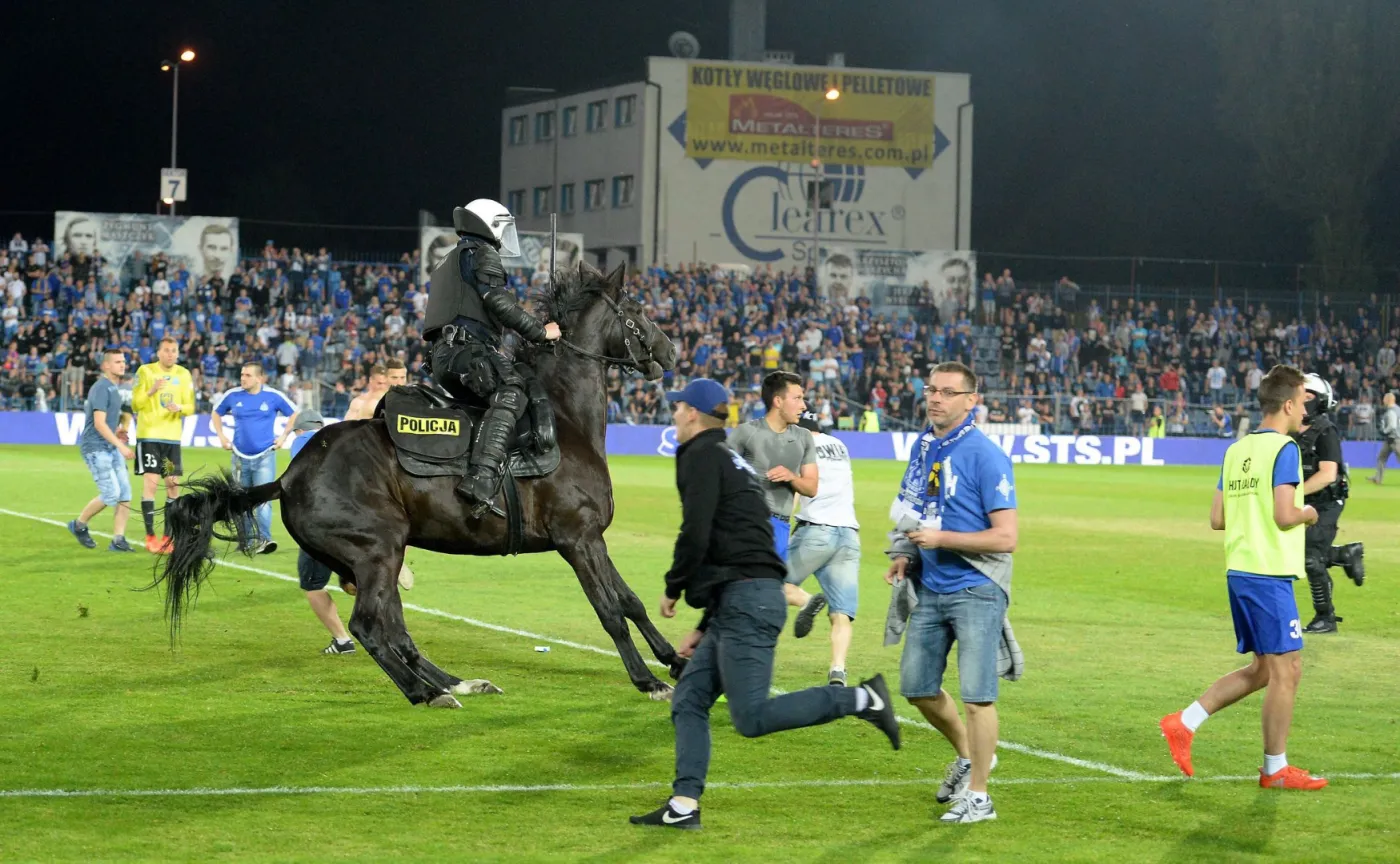 10207505-konna-policja.jpg