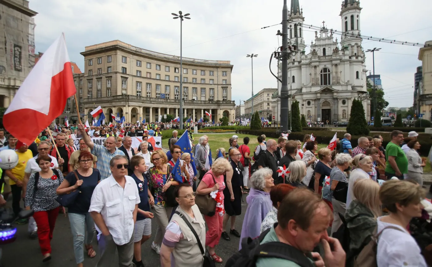 10210334-protest-kod.jpg