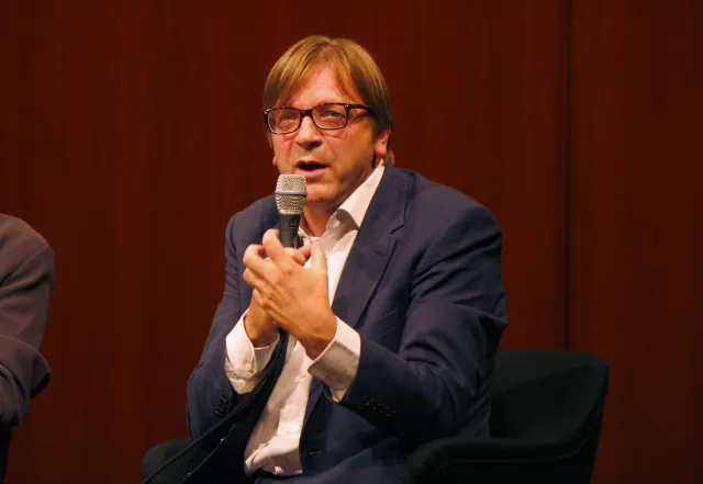 Pierwszy unijny polityk odpowiada na okładkę "Wprost". Guy Verhofstadt: To oburzające