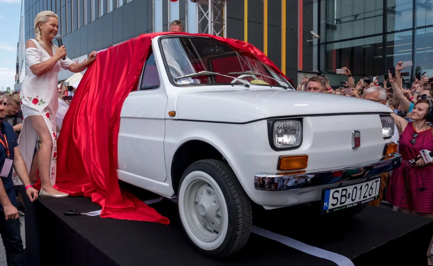 Fiat 126p jako urodzinowy prezent dla Toma Hanksa