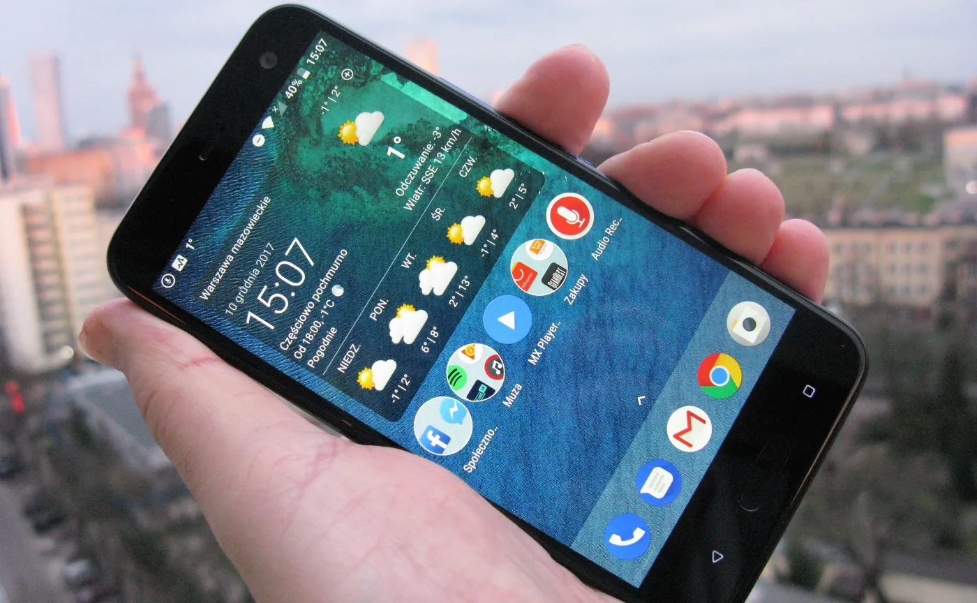 HTC U11 Life