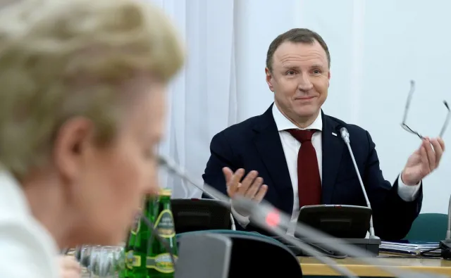 Paski TVP Info na sejmowej komisji. Tak Kurski bronił się przed zarzutami opozycji