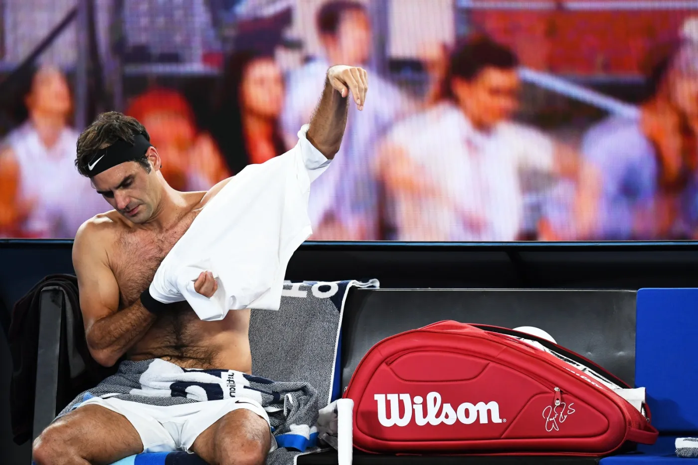 10720114-roger-federer.jpg