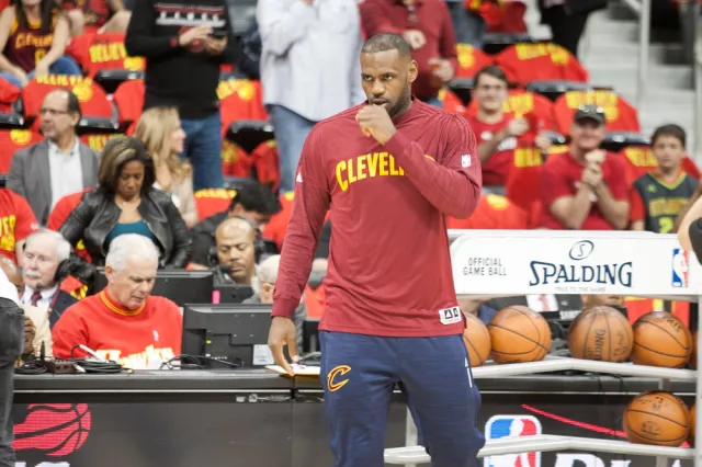 Liga NBA: 63. triple-double LeBrona Jamesa, wygrana Cavaliers