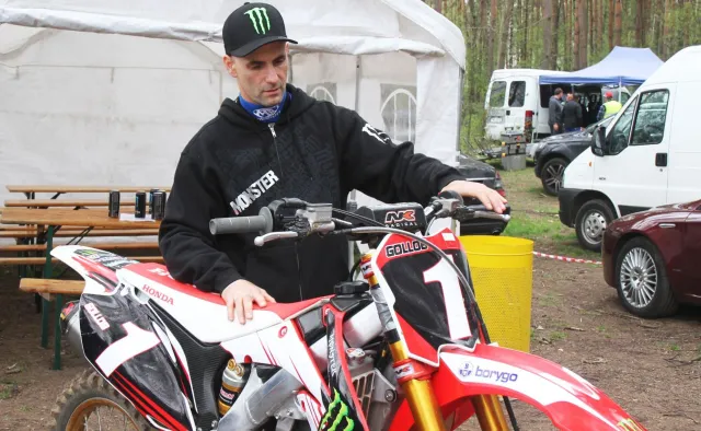 Tomasz Gollob przetestował japoński egzoszkielet