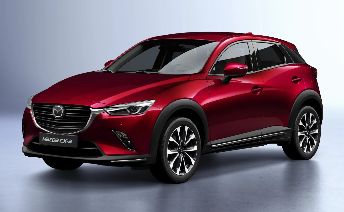 Mazda CX-3 po modernizacji  odróżnia się od wcześniejszego wcielenia nową atrapą chłodnicy i tylnymi lampami w technice LED 