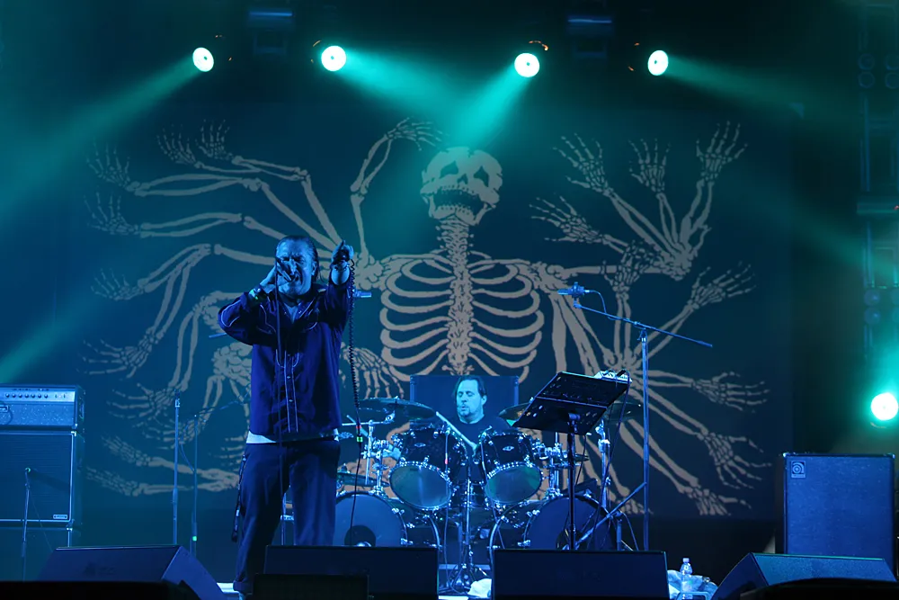 11104735-dead-cross.jpg