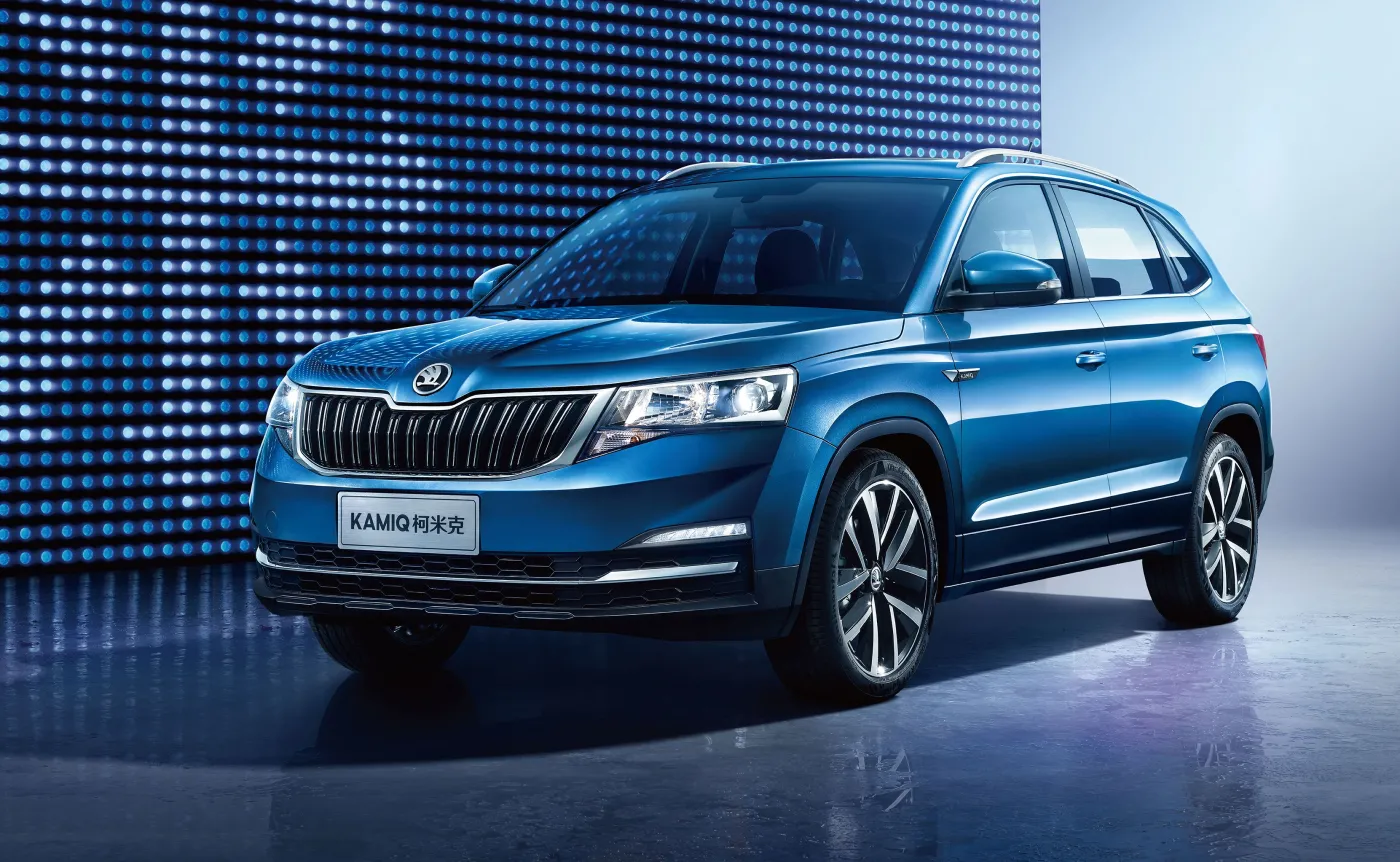Skoda twierdzi, że przy projektowaniu Kamiq uwzględniła specyficzne oczekiwania i preferencje chińskich kierowców w zakresie stylistyki i wyposażenia pojazdu. Grill i reflektory tworzą jedną, zwartą formę