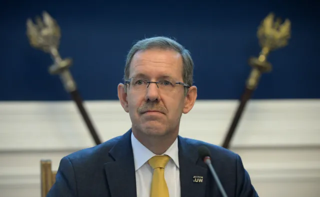 Rektor UW: Nakaz dożywotniego zatrudniania sędziów jest skandaliczny