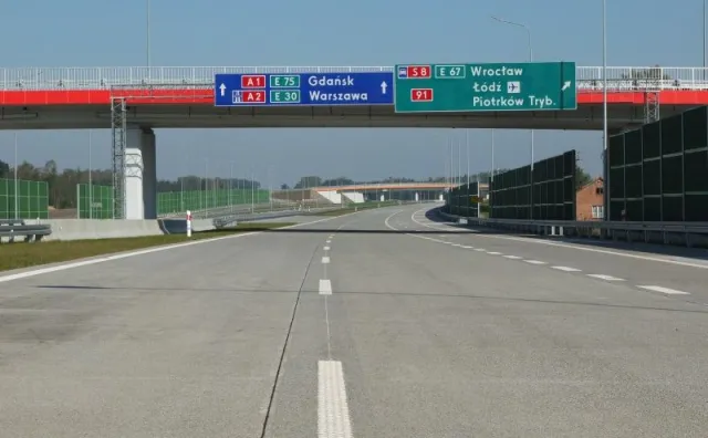 Kosztowne wakacje z drogową prowizorką. W tym roku szlabany znowu pójdą w górę