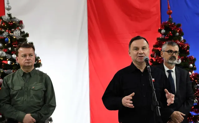 Prezydent: Tusk nie reprezentuje polskich interesów. Czuję, że on nie ma szacunku do własnego kraju