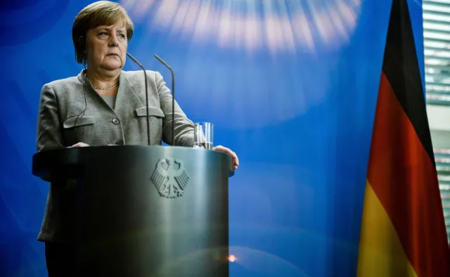 Przed wyborami chwieje się imperium chadeków. Większość Niemców winą obarcza Angelę Merkel