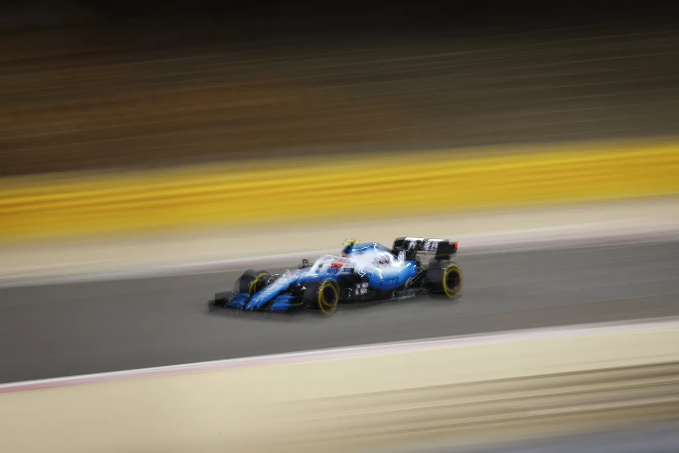Kubica ostatni w kwalifikacjach. Pierwsze w karierze pole position Leclerca