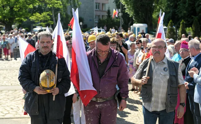 Obchody 4 czerwca 1989 r. w Gdańsku: Wieńce, politycy i stoczniowcy [ZDJĘCIA]