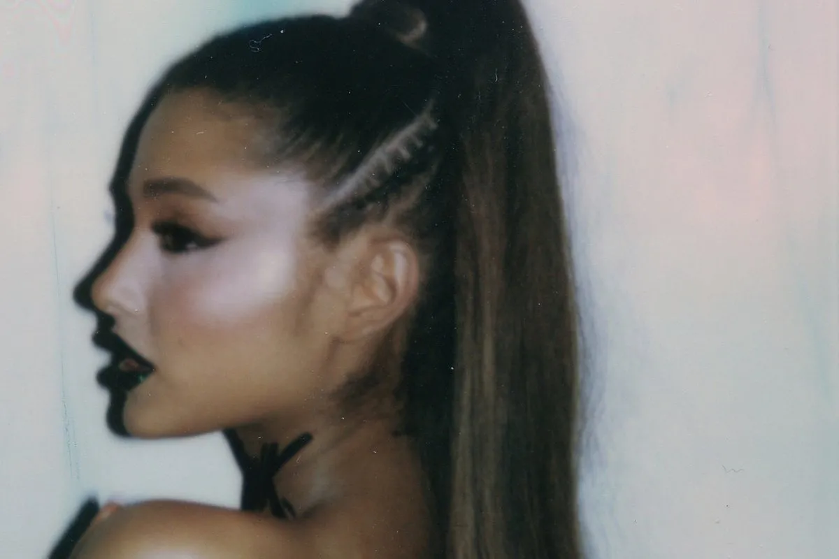 Jest nowy utwór, ale i jest cała płyta. Album "Thank u, next" Ariany Grande wreszcie dostępny