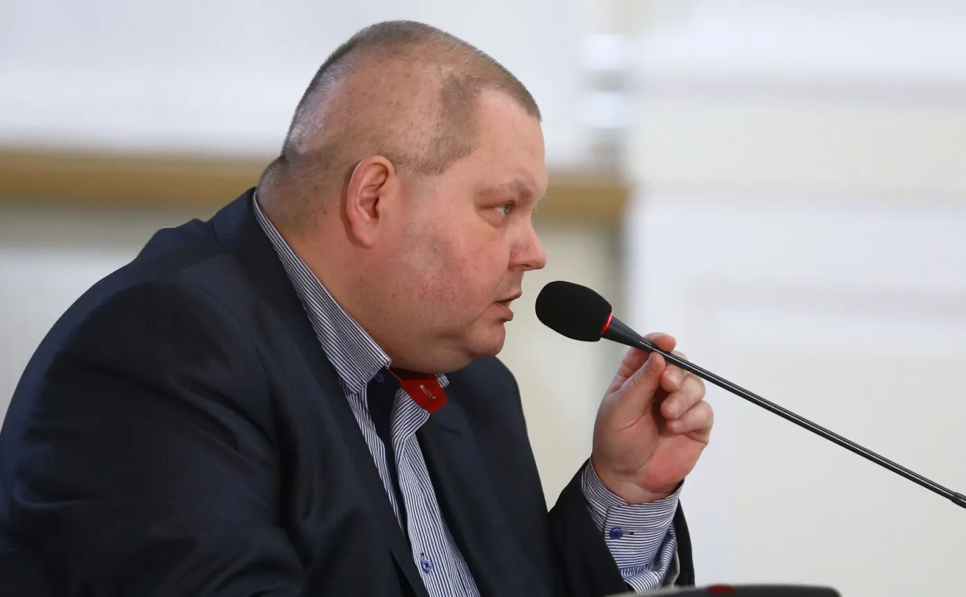 Krzysztof R
