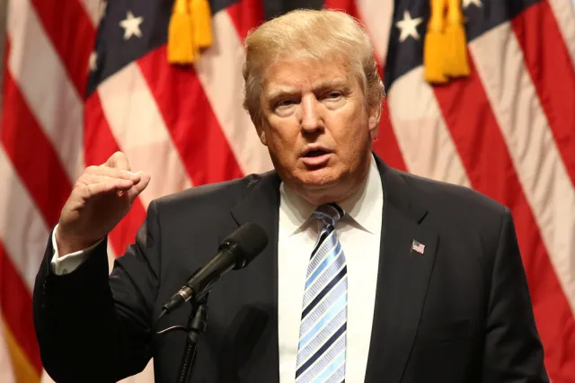 "Ogień i gniew: wewnątrz Białego Domu Trumpa". Prezydent USA grozi procesem wydawcom książki