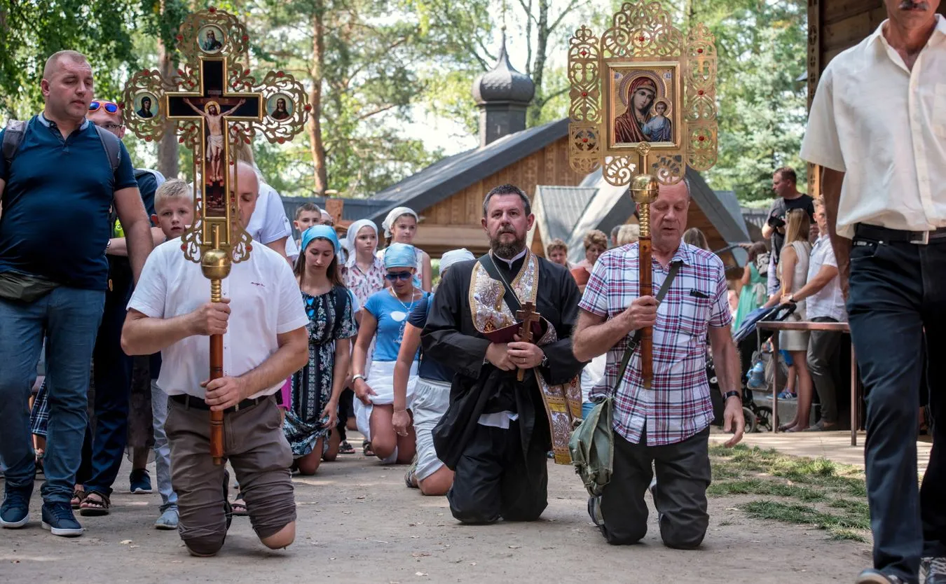 Pielgrzymka dotarła na św. Górę Grabarkę. Trwają obchody Święta Przemienienia Pańskiego [ZDJĘCIA]