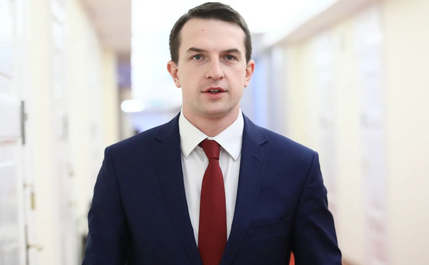 Szłapka o LGBT: Jestem zwolennikiem równości, a w tym się zawiera adopcja dzieci