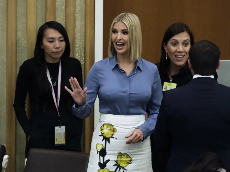 Stanik nie dał rady, czy go nie było?! Sutki Ivanki Trump zdominowały obrady szczytu ONZ. FOTO