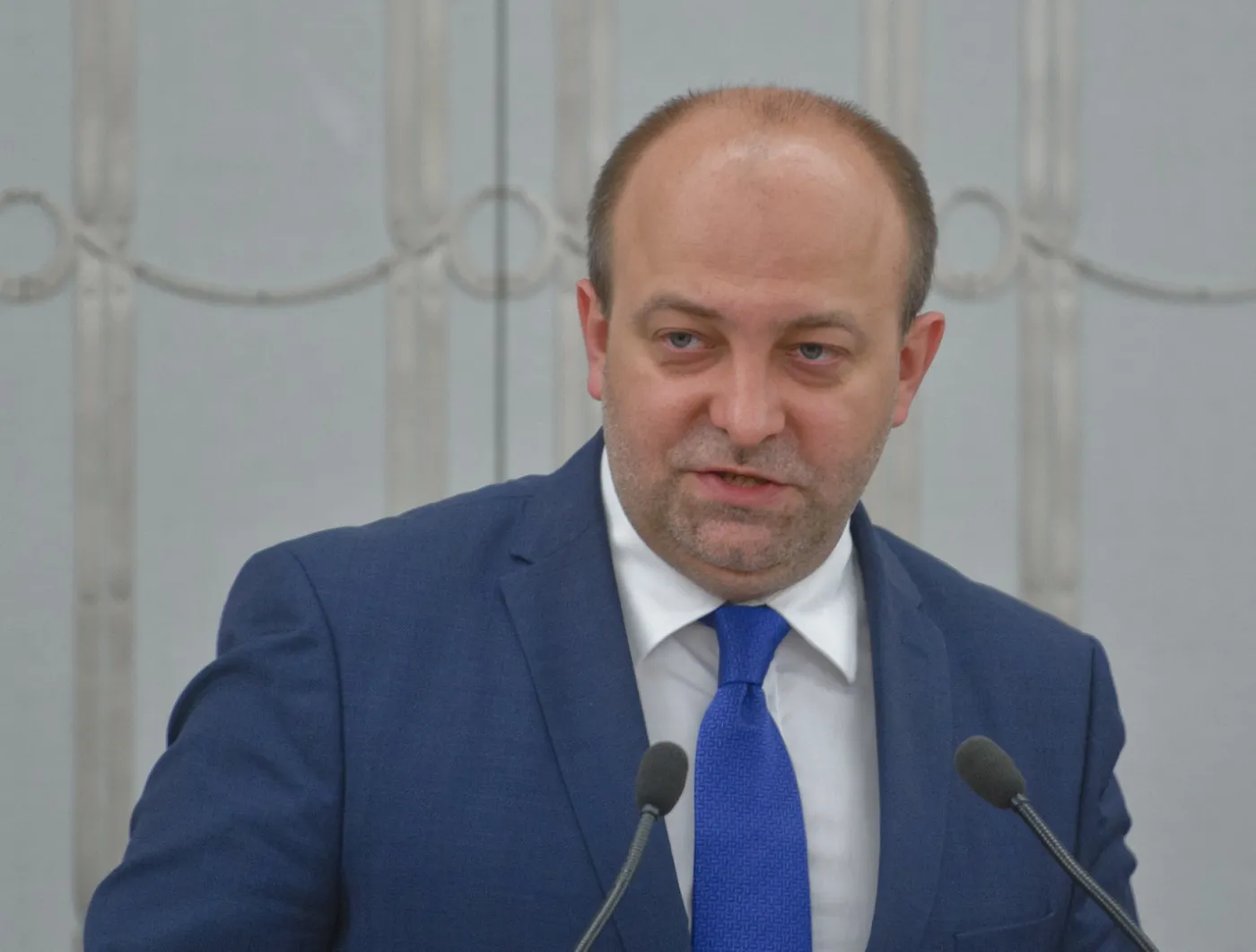 Piebiak chce unieważnić swój kredyt frankowy. Spór z bankiem odstraszył sędziów
