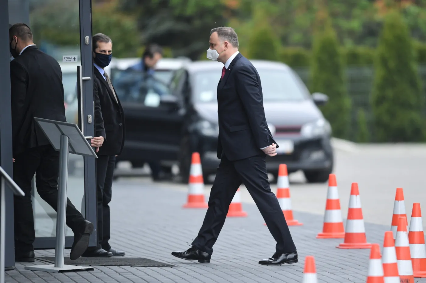 Prezydent: Wywieśmy biało-czerwone flagi, niech będą wyrazem naszego patriotyzmu