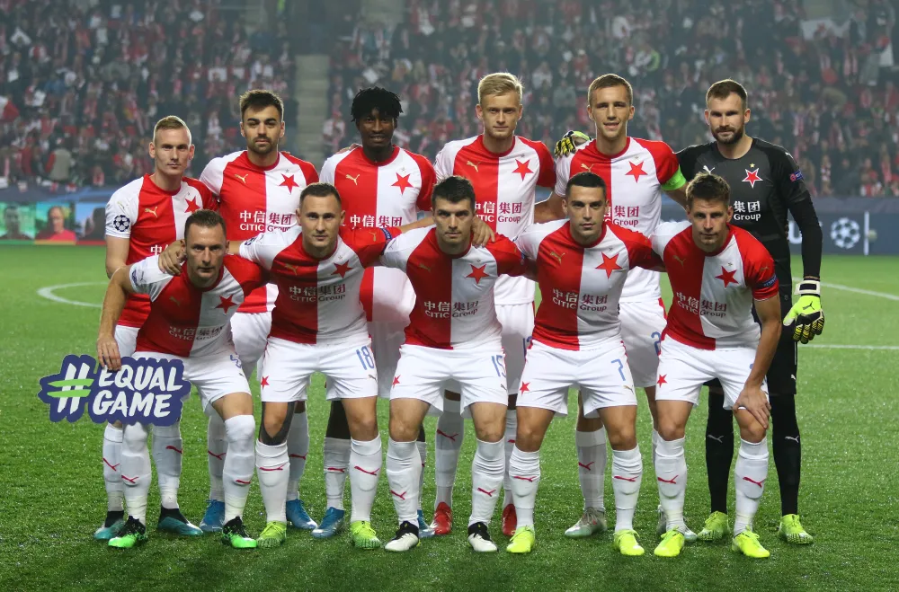 W Czechach piłkarze trenują w 10-osobowych grupach