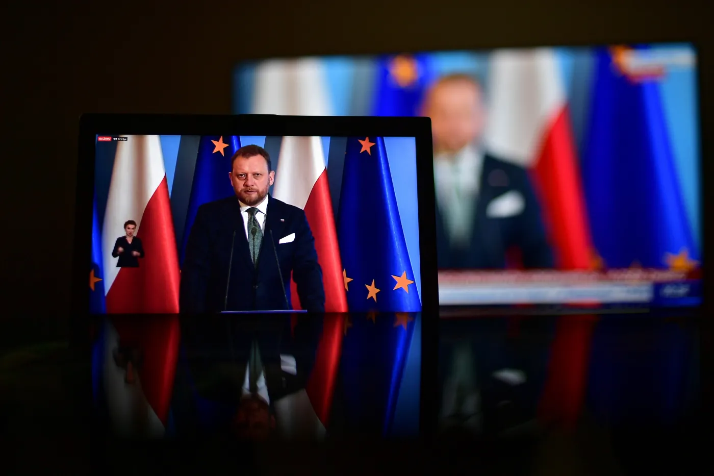 Szumowski zganił Polaków za źle noszone maseczki. "To nie jest odwaga, to jest lekceważenie"