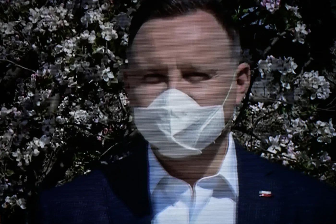 Tajemnica maseczki prezydenta rozwikłana. Zrobiła ją Agata Kornhauser-Duda