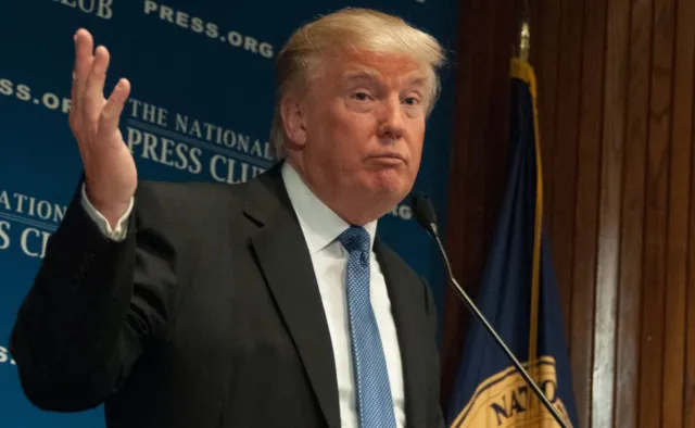 Kłopoty Trumpa. Więcej Amerykanów ufa Bidenowi [SONDAŻ]
